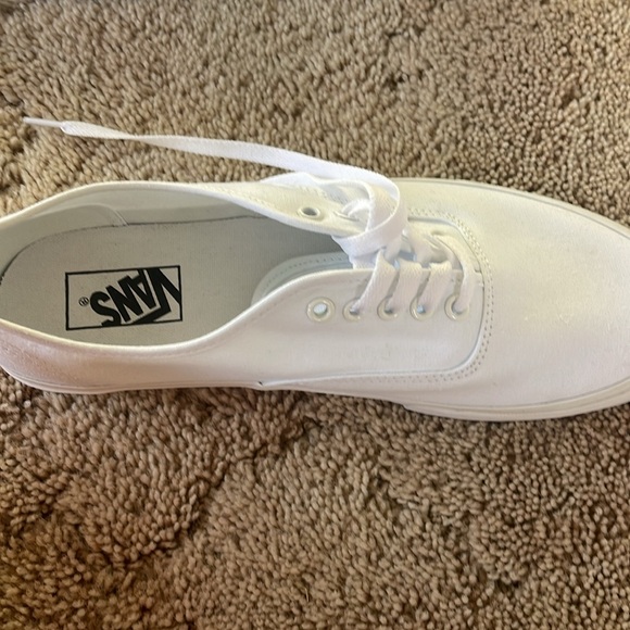 White vans - Picture 5 of 7